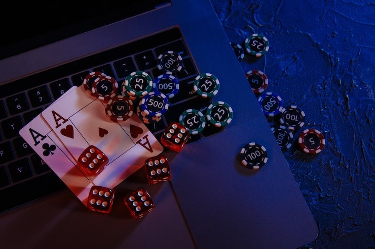 Meja dealer langsung slot1121 dengan liputan Piala AFF di latar belakang